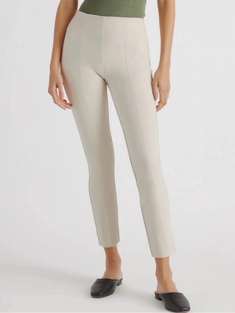 Quince Ultra Stretch Ponte Pintuck Ankle Pants. Size M